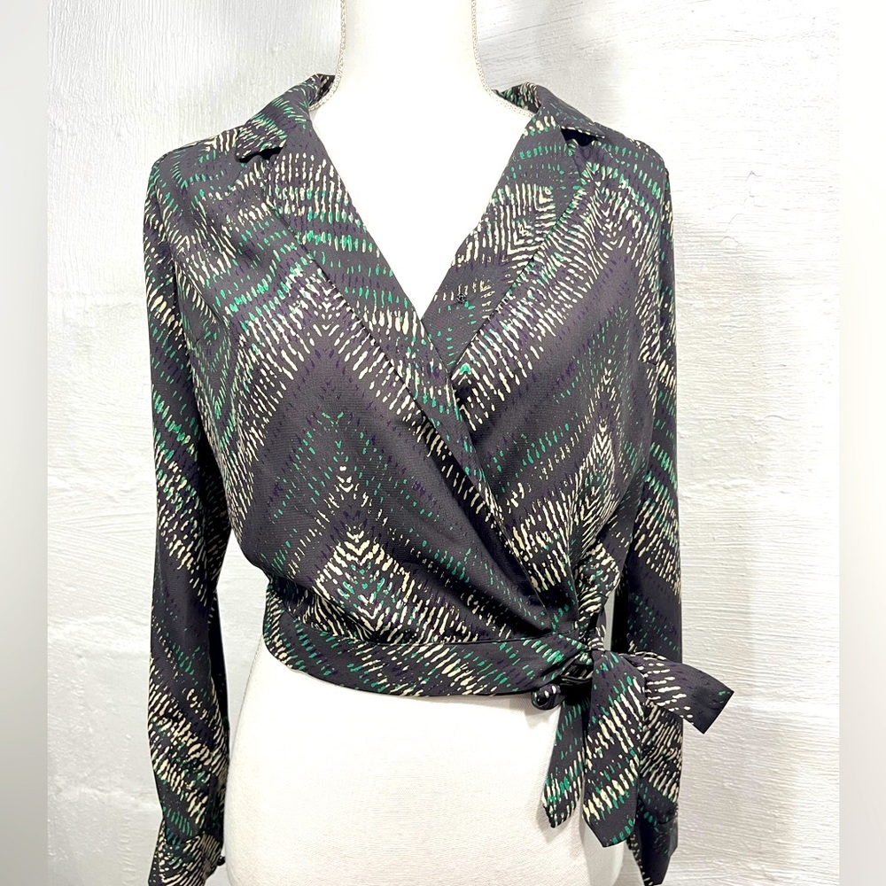 SKIES ARE BLUE CHIC WRAP TOP (361)